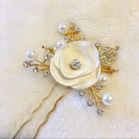 Pearl and crystal flower bridal hair pin - Picture 2 of 2